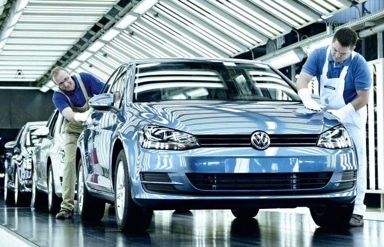 Ο Ζάεφ πανηγυρίζει επένδυση 100 εκ. ευρώ βιομηχανικού κολοσσού των…εταίρων μας Γερμανών